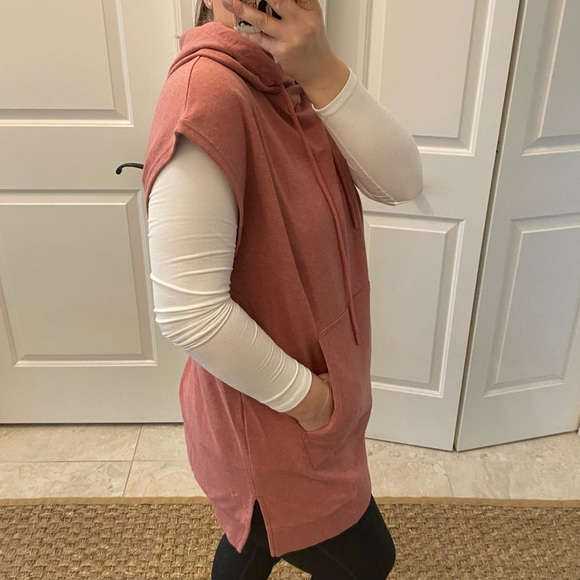 Reitmans Pink Sleeveless Hoodie Sweater - Picture 9 of 10